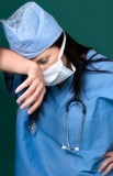 Médicos alertan do risco das xornadas laborais abusivas